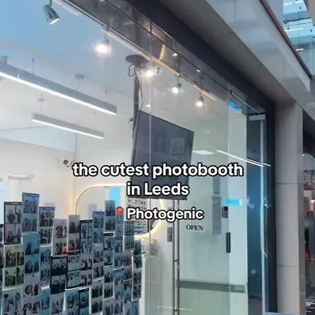 The Jade Emperors - Sleeps 5 - Centre - Flexible Check In - First Direct Arena 7min Walk