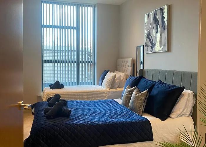 The Jade Emperors - Japanese - Sleeps 5 - Self Check-in